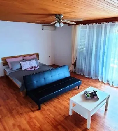 Summer Nest Apartment *